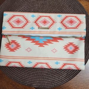 EUC Puravida Aztec Western Clutch